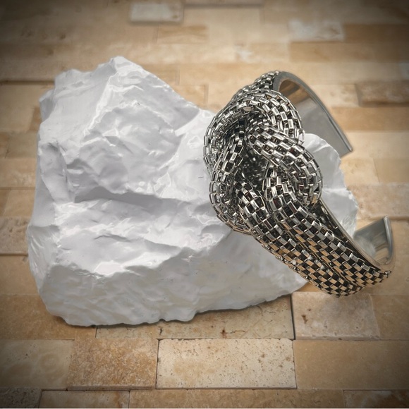 Beautiful Vintage Estate Bracelet - Picture 1 of 1